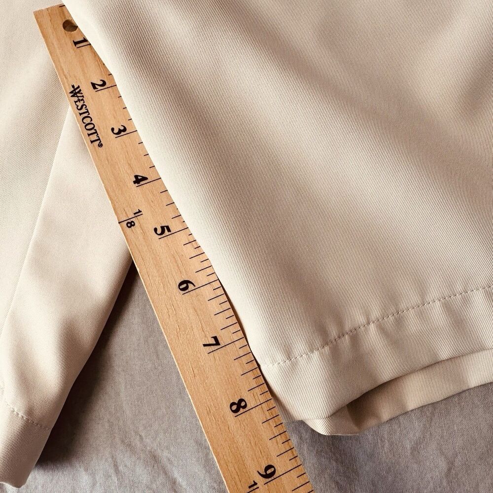 Peter Millar Crown Sport Mens Sz 40 Cream Colored Shorts 9” Inseam - Picture 3 of 10